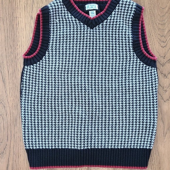 4/$20 houndstooth sweater vest - Picture 1 of 4